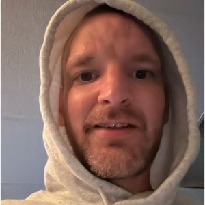 Meet your Posher, Levi